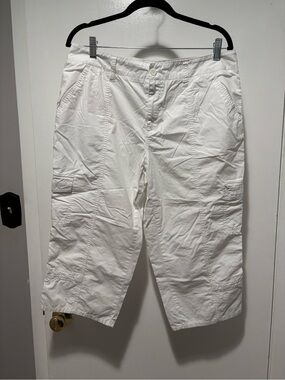 CJ Breeze Women's White Cargo Capris - Casual Comfort